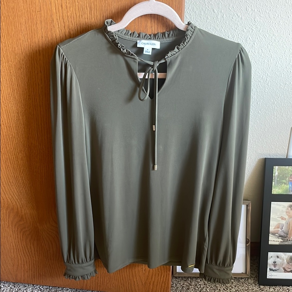 Calvin Klein Navy Green Ruffled Tie Front Blouse,Small.